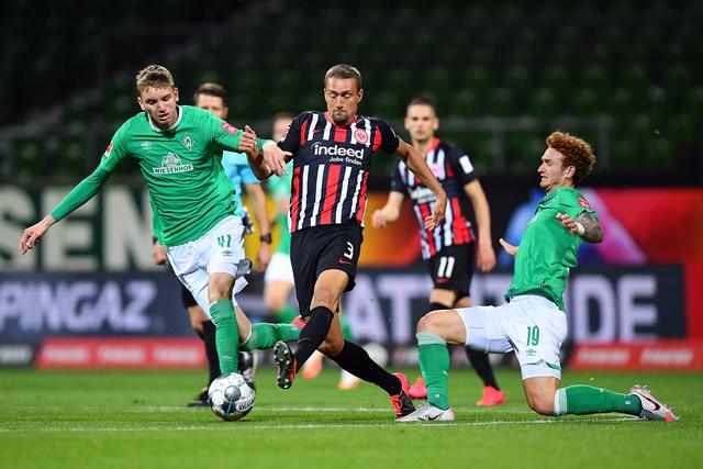 曼联又挖到宝！22岁天才新星踢爆曼城 合同只剩半年