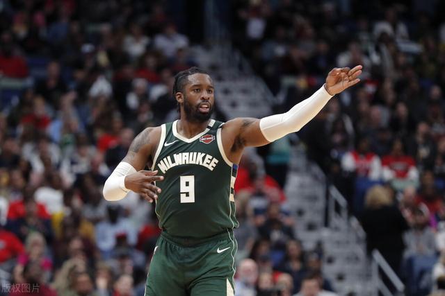 雷迪克公布湖人新赛季首发阵容：詹眉拉里八村